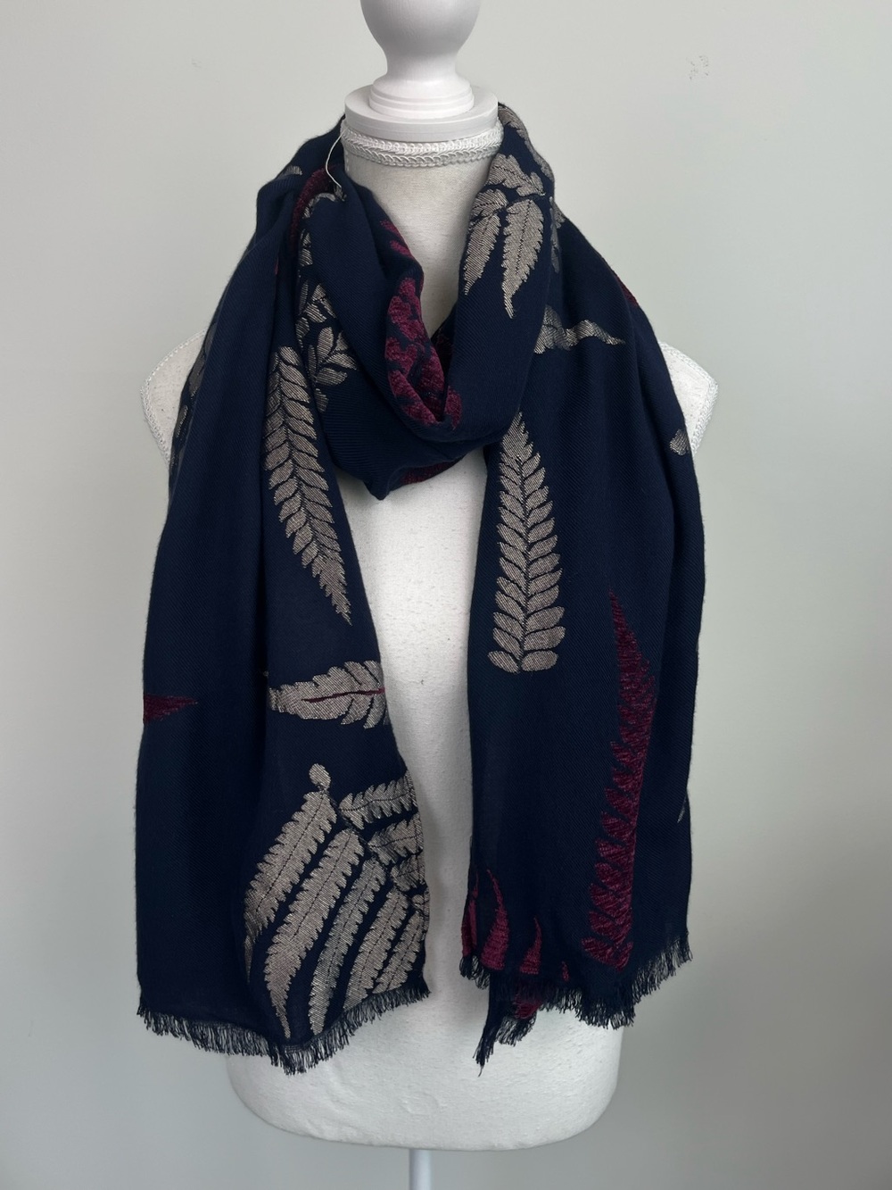 Talbots navy burgundy & cream textured fern design scarf.